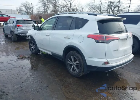 2017 Toyota Rav4 Xle z USA, uszkodzony, nr VIN JTMRFREV1HJ128574
